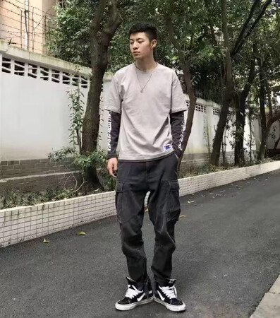 是想要的款、穿起来挺酷的，很好搭配衣服，价格也不贵，还会继续光顾。