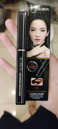 产品质感：还可以
产品颜色：黑色
显色效果：还可以
持久效果：不晓得
其他特色：长的还行