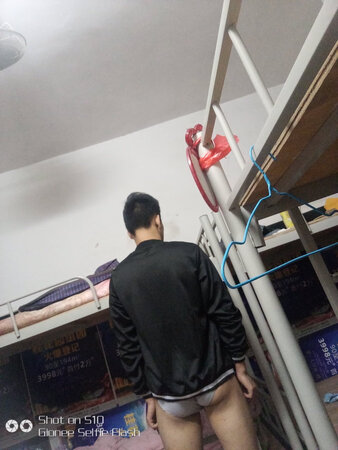 你好，今天刚刚收到衣服不适合穿xxL 太少买四个才适合穿吧