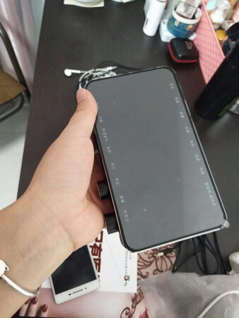 真的是超级棒哟，声卡方便携带，大小也合适，物流更是不用说，非常快，第二天就到了，还有客服售后帮忙耐心调试。非常满意！
