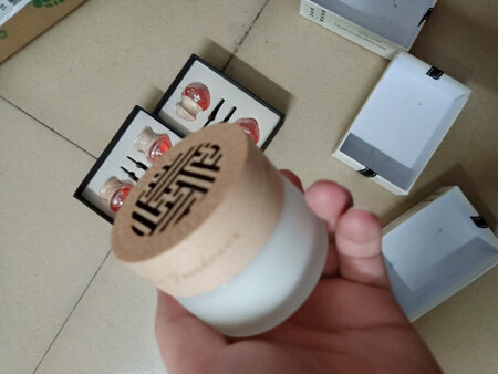 香味比较淡，但是比较持久，比较喜欢海洋味的，一次再换吧，物流也还可以了，双十一买的，不是京东快递，13号就到了