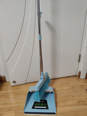 双十一这个扫把套装也没优惠活动，就是闪购29.9，买完还降价了，申请了价格保护。买的有点仓促，应该再看看参加活动的其他牌子，买到的话会性价比会更高。