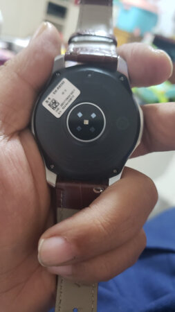 用了10多天了，才来评价。因为手机上三星的，手表也特意买这个。功能强大，颜值高。可惜的是电池续航稍弱。