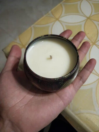送給同學的生日禮物 他說很喜歡 味道很好聞，跟客服說過以後包裝的特別的好，客服真的很替心，還幫忙寫了小卡片，真好。