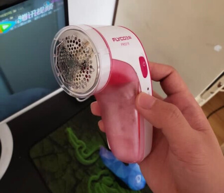 总体评价：在这个价格的前提下，使用体验很棒，不会伤到衣服，这个价位能有这么好的感受已经不多了。
做工：能够接受，不会有廉价的感觉，感觉还是很不错的，送一个刀头还没有用到，已经能用很久。
体验：去毛的效果很不错的，并没有伤害到衣服本身。