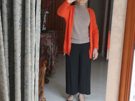 质量很好，价格也很优惠，穿起来很舒服很修身，很满意的一次购物。