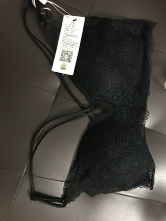 款式好看，没有钢圈的，带着也挺舒服的，活动买的，两件减最低。