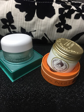 一直信赖此款产品，我老公特喜欢，一直催着我买，都用两三年了、祛斑淡化还保湿