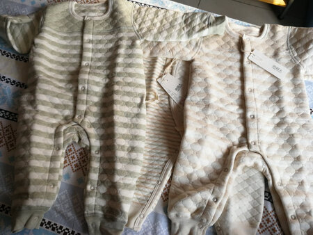 给宝宝买了很多次南极人的衣服，一如既往的好穿，彩棉不掉色又显干净，还柔软。