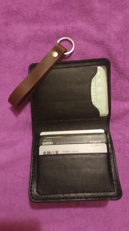 全皮真皮简单实用，还有小赠品