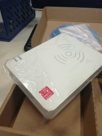 这个读卡器使用很方便，插在电脑上装了软件就可以用，识别速度也很快，画面也很清晰，很有用。