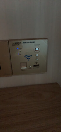 以前家里装修买了三个，最近有一个坏了，买一个来替换。不错。