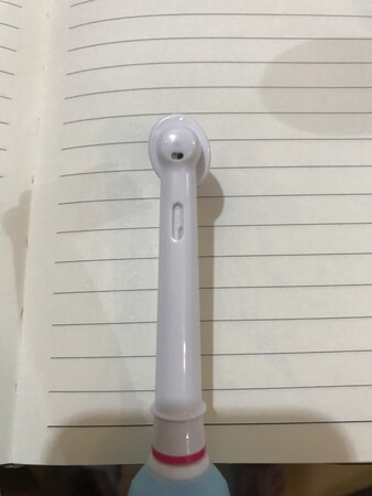 比较失望的点是，产品装上后，转头是歪的。