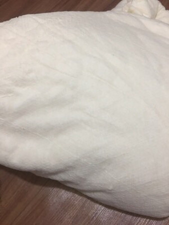 真的很好，没有异味，手感实在，颜色也很喜欢，很实在的被子盖着，舒服，暖和，真的真的好喜欢。