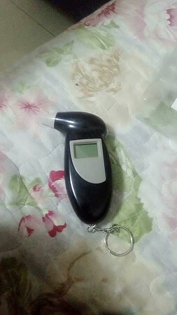 还不错，东西灵敏度还是比较好的，喝了一听啤酒就测出0.8，就是目前无法确定精确度。