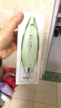 保湿效果很好，淡淡的味道特别好闻，喜欢这一款