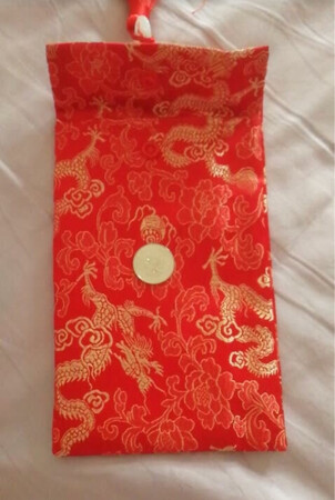 物流方便，东西也很好看，质量一般。