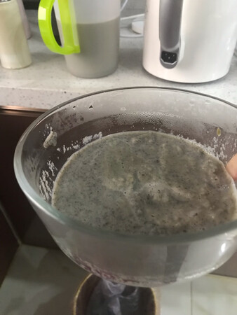 差评差评！最失败最恼火的一次购物。第一，容量必须达到1100ml 才能工作；第二，榨个果汁，还要把水果切成花生米大小，否则没用，太不方便；第三，不支持更换他家其他产品（上次买的九阳锅具也是用的时间最短的一个锅），以后不会再买九阳的产品，产品售后各方面都太差了