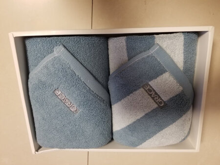 货到了找了很久才找到！客服算热情！质量感觉还不错！