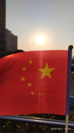 总体来说还行，就是有点开线
