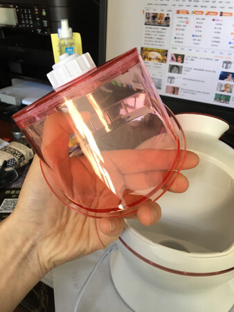 外观精致漂亮，一体水箱更加方便，还没使用，期待使用效果！