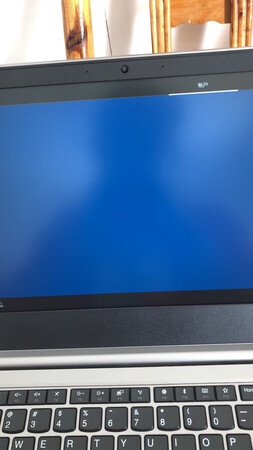 考虑很久还是买了thinkpad，毕竟是老牌子了十月一日下单，十月七日降价五百，七天内申请退差价，秒退！电脑已经使用好几天了，还不错，比几年前买的好很多了，电子产品就是更新快，价格也实在是太不稳定了?送货速度挺快的！包装比较简陋，总体满意