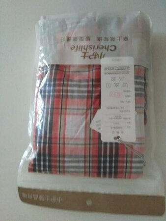 还不错啊，穿着感觉挺休闲轻松的，去海边玩当泳裤也可以，当睡裤也行。料子也不错，洗完不掉色，也不会变硬变皱。质量杆杆的，价格也很实惠，整体效果很好。物流也挺快的，第二天准时到达，也没有出现压坏的迹象，点赞