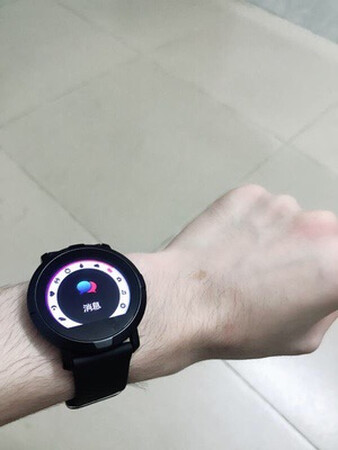 手环外观精美特别时尚，功能也很多，时间也很准确，戴起来特别高大上