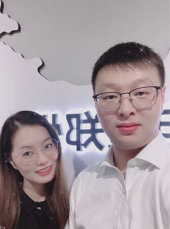适合肤质：全部肤质
产品质感：轻薄
其他特色：颜色很自然，好评