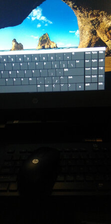 鼠标键盘完全是摆设用都不能用，客服都联系不到