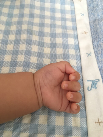 自己买了一套，给姐姐的孩子也买了一套，非常好。就是有点小贵