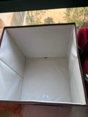 收纳盒很大，质量好，放好多东西哦