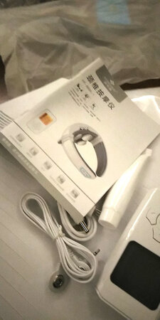 很高兴收到颈椎按摩器，马上试用，着急看看效果如何哦，试用后评价如下:
1、说明书太简单，刚开始使用还真是试用，摸着石头过河
2、按摩后轻松，效果满意
3、颈椎，胳膊都可以施展手脚
4、快递小哥服务到位！
5、给店家点个赞！
6、恭祝生意兴隆，顺兴发财！