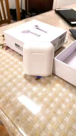 做工质感：精致
音效音质：别好 
续航能力：强
灵敏度：非常灵敏
舒适度：耳朵不涨不疼