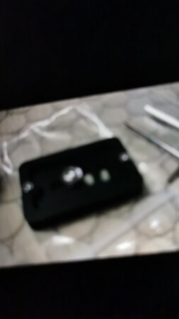 卖家服务态度很好，快递小哥送货****态度很好，下次还会光顾的，