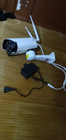 恒思安智能1080p无线监控摄像头云台版高清室外夜视防水wifi网络监控器家用手机远程户外设备套装 1080P【云台旋转+全彩夜视+语音对讲】 送32G【活动特价】
第一次购买这个品牌的监控，
夜晚效果很好，有人来了自动开灯。
就是云服务不太好要花钱的，有点小坑。
