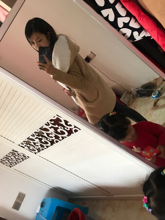 穿起来很暖和，越看越喜欢，而且里面的毛绒摸起来很舒服，喜欢的小姐姐搞快下单吧