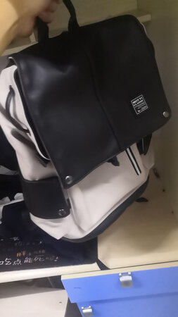 这个包挺好，还送了一个香包，给个好评吧，，，，，，，