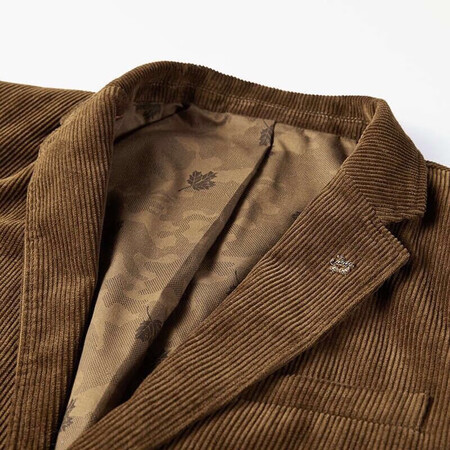 衣服很好看，摸着很舒服，物流很快，快递小哥态度很好