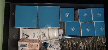 我算是薇姿的老粉了，一直用薇姿的产品。这次趁着双11，折扣真的不错，囤了不少货，还送了很多小样，小样的量加起来比一瓶还多，超级划算。京东的双11还是吃~有诚意多了，直接平台满减券加商家满减券，简单粗暴。实在懒得搞~的盖楼。