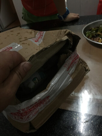 第一感觉就不好！包装烂！