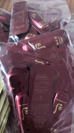 非常不错，她家的小样儿，感觉用着都非常舒服，是正品，保证无疑了，考虑的小伙伴们快点下手吧，用起来既方便又实惠，非常满意，客服也非常好，还会回购