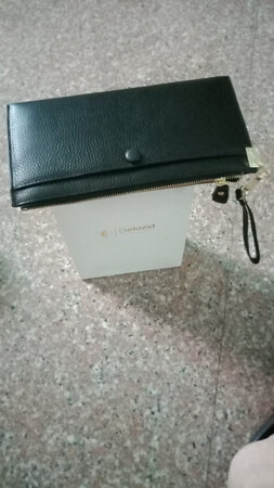 这款钱包我很喜欢也很薄，包的质量看起来蛮好的。