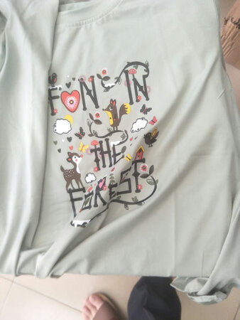 是棉的，很软很舒服，物美价廉