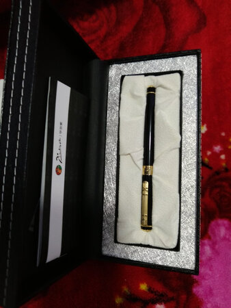 做工质感：做工非常好，手感也好，就是里面的旋转上墨有点松不够紧实
顺滑程度：顺滑不卡纸
颜值包装：包装挺上档次的