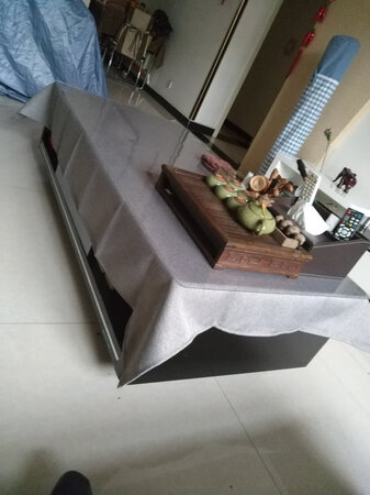 适用场景：茶几！餐桌！
清洁难易：布艺很容易打理！
大小尺寸：比较合适！
其他特色：无异味！布料厚实！