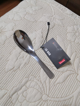 双立人剪刀??做工精致，质量上乘，价格优惠，值得购买！