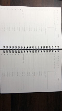 尺寸大小：尺寸合适，学生使用刚好。
产品质感：质感很好，印刷精美，字迹清晰。
产品设计：设计合理，内容丰富，适合学生使用。
