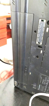 使用效果：整体还可以，待机试了下，正常用，差不多两小时，总体使用效果可以。
安装操作：尺寸合适，不错