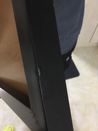 首先，说一下收到货的过程，配送服务很差劲。收到货时准备挂时发现有一处有磕碰，联系客服迟迟没有合适的回复，就那么凑合挂起来了